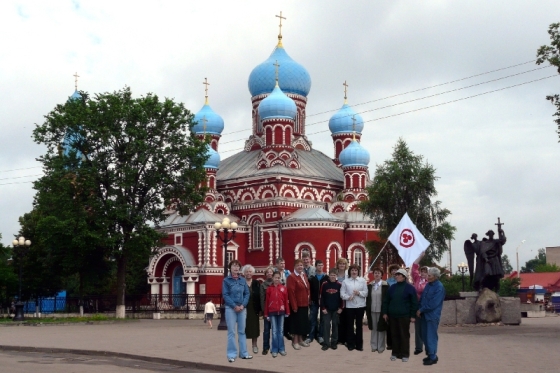 Участники программы у памятника основателю города - Князю Борису